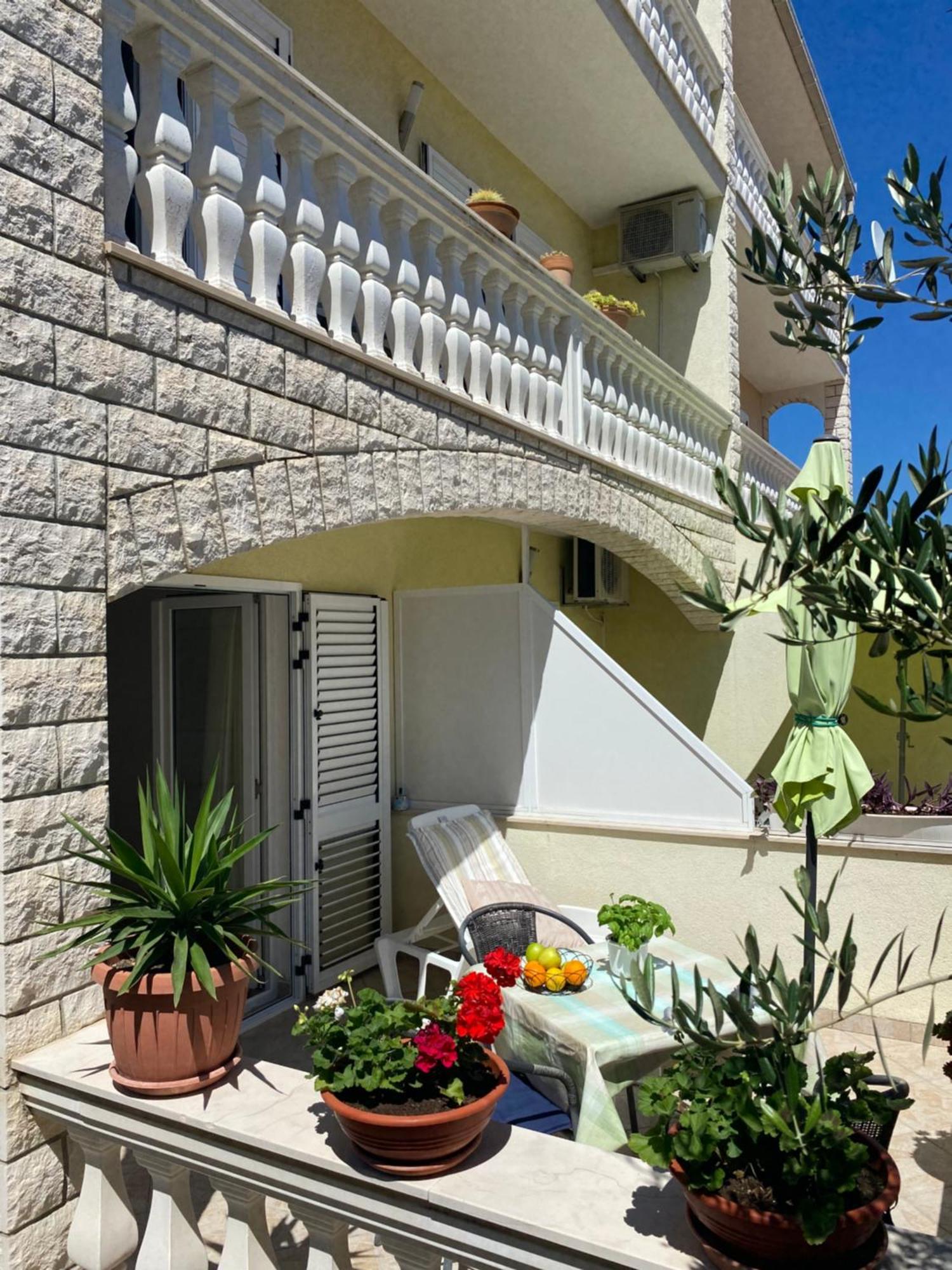 Domora Apartment